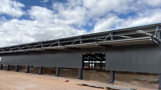 Grote vooruitgang bij ons magazijnproject met een staalconstructie van 7.782 m²!