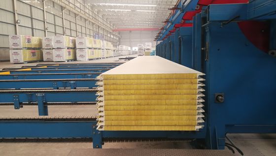 Insulated Glasswool Wall Puf Panel For Warehouse And Workshop Roofing