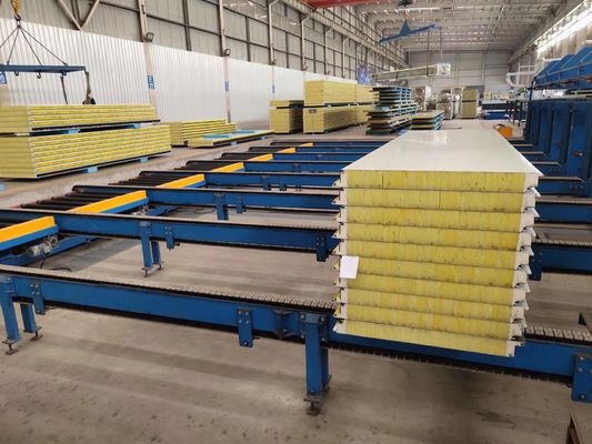 Fireproof Glass Wool Sandwich Panel 100mm Thickness For Soundproofing
