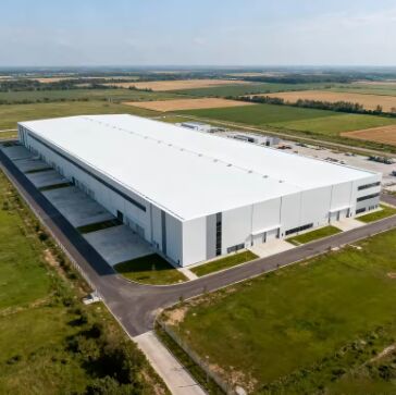 Op Maat Gemaakte Stalen Constructie Werkplaats voor Export Geprefabriceerde Lichtstalen Gebouwen Productie Opslag Agrarische Schuren Commerciële Hallen en Industriële Faciliteiten