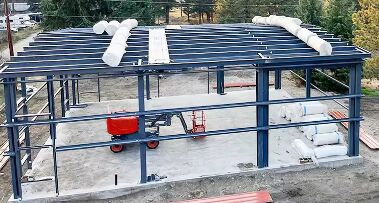 Grote overspanning Hoogwaardige staalconstructie Geprefabriceerde magazijnconstructie Prefab werkplaatsgebouw Modern ontwerp Snelle installatie