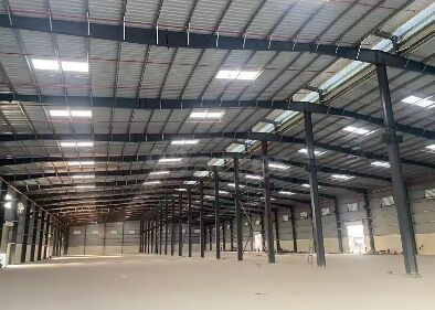 Aangepaste constructiestaalfabricage voor geprefabriceerde staalconstructie Fabriek / magazijn / werkplaats / fabrieksbouwprijs