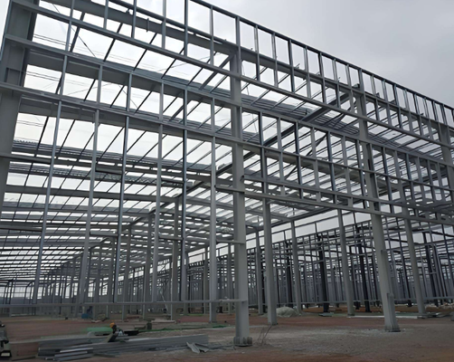 Geprefabriceerd stalen structuurmagazijn Prefab stalen gebouw voor fabriekswerkplaatsopslag