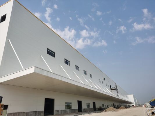 Modulair verwerkingsbedrijf met stalen frame Werkplaats voor auto-onderdelen Dakafvoerconstructie Funderingsankeronderdelen Projecttekeningen Levering