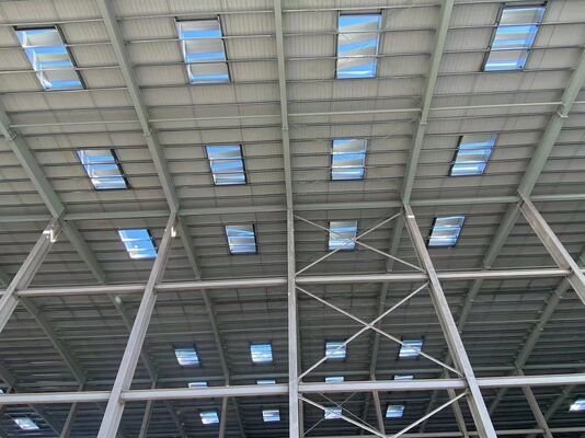 Steel purlin and column framework building customizable layout heavy‑duty crane base suitable for manufacturing workshop raw‑material warehouse